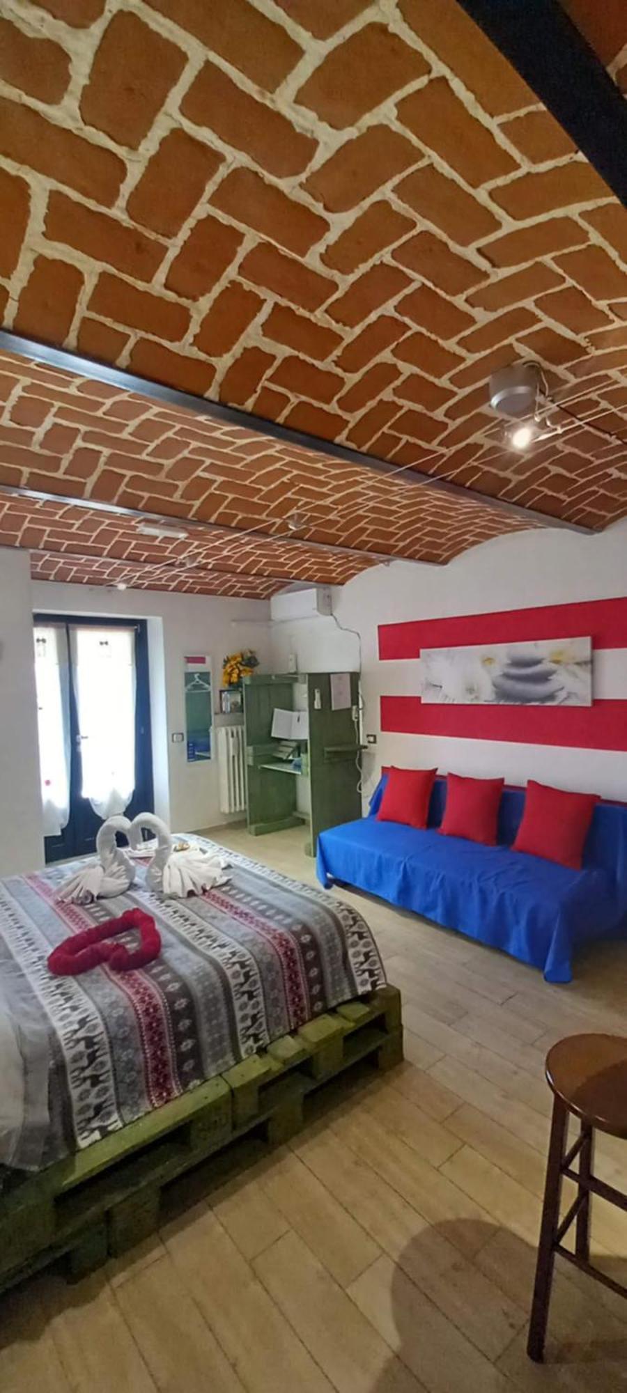 Casa Appartamento Vacanze La Fermata Delle Rondini Castello di Annone 외부 사진