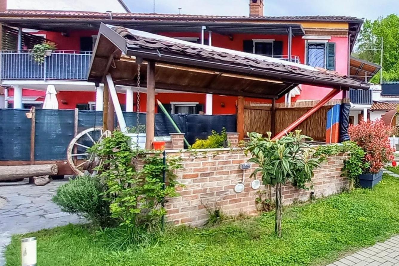 Casa Appartamento Vacanze La Fermata Delle Rondini Castello di Annone 외부 사진